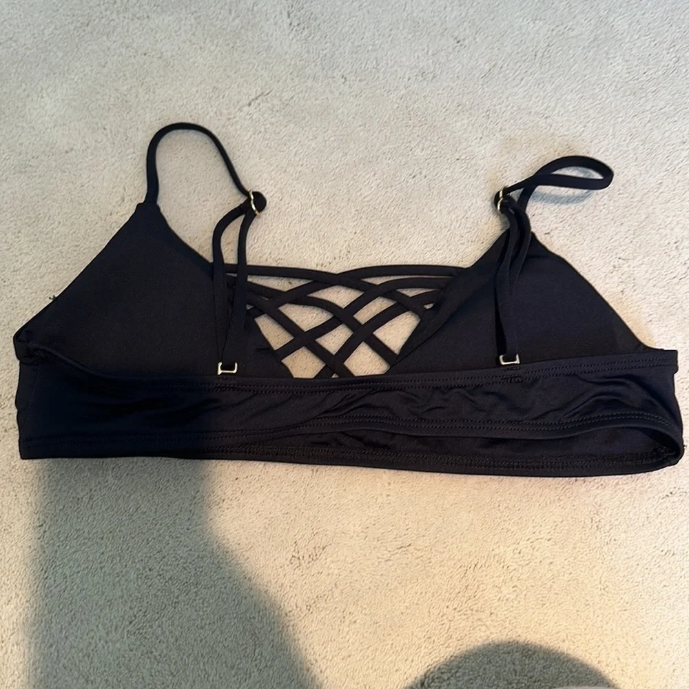 L*space Jaime Criss Cross Adjustable Straps Black Bikini Swimwear Top Sz Medium